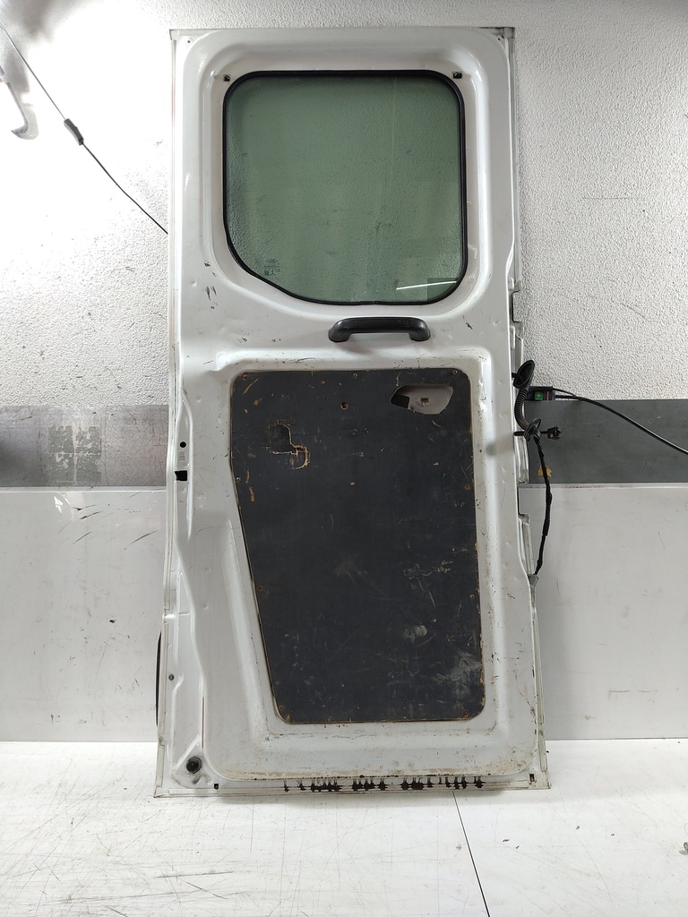 [MTD-539468] Puerta trasera izquierda Ford Transit