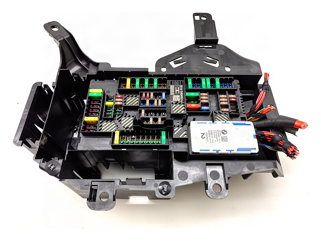 [STARK-952297] Caja de fusibles BMW X4