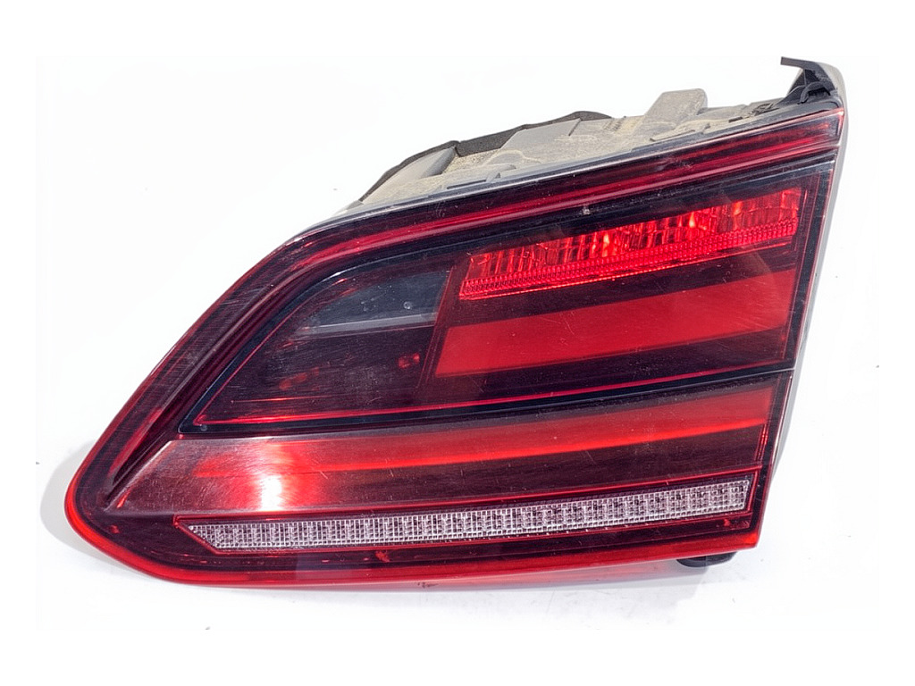 [STARK-927714] Piloto trasero derecho VW Arteon (3H7, 3H8) 2017-2022