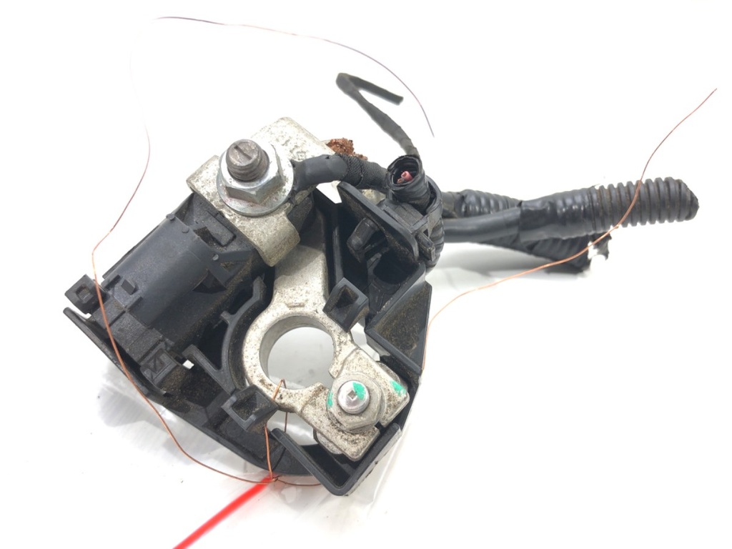 [STARK-534895] Borne negativo de batería Toyota Corolla sedan (E21)