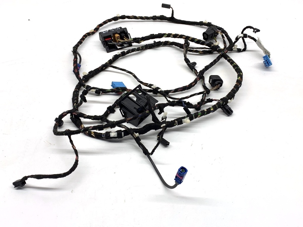[STARK-886395] Instalación eléctrica de portón trasero VW Passat B8 Variant