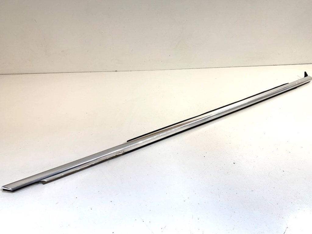 [STARK-894493] Moldura de puerta delantera derecha BMW Serie 5 (G30, F90)