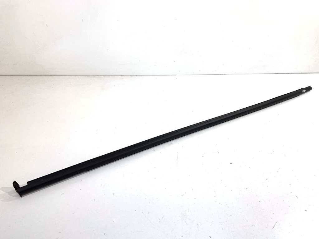 [STARK-897958] Moldura de puerta delantera derecha Seat Ateca (KH7, KHP)
