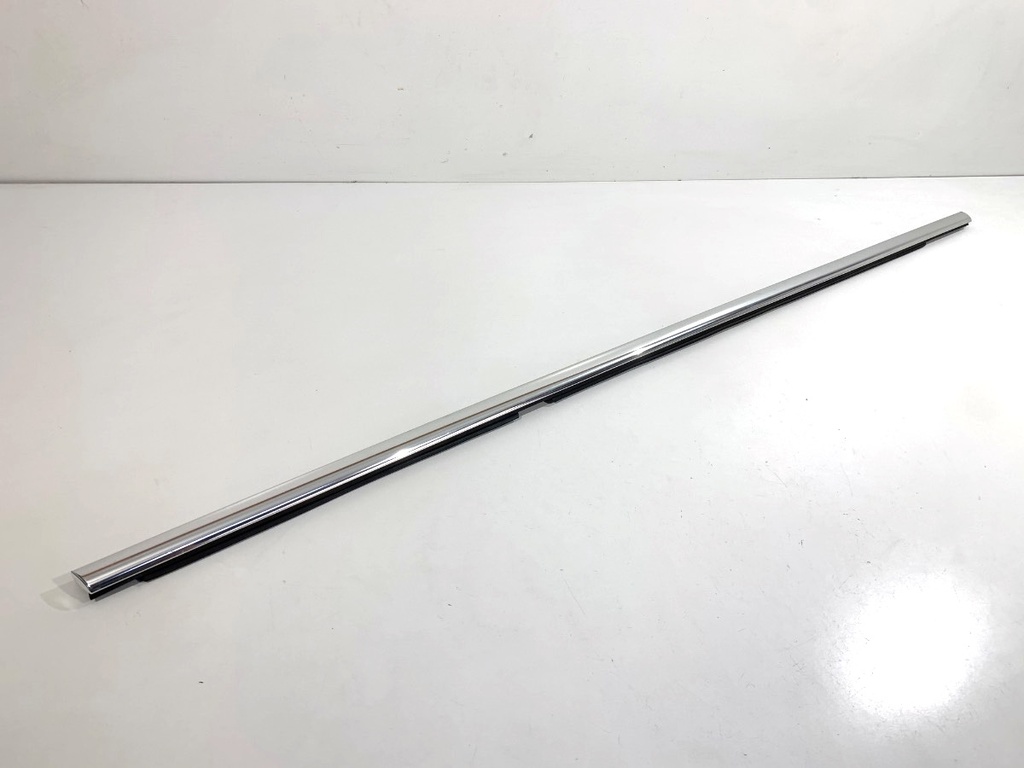 [STARK-908825] Moldura de puerta trasera izquierda BMW X5 (F15, F85)