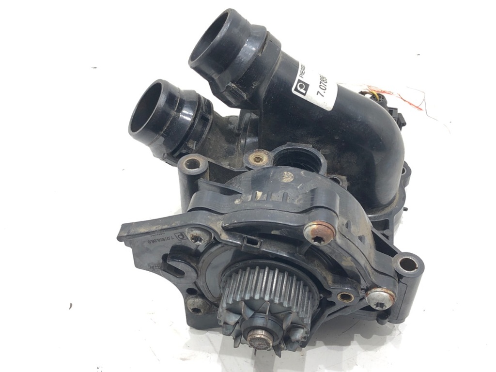 [STARK-653220] Bomba de agua AUDI A3 (8P1)