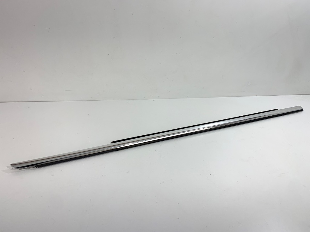[STARK-797306] Moldura de puerta delantera derecha Audi Q5 (8RB)