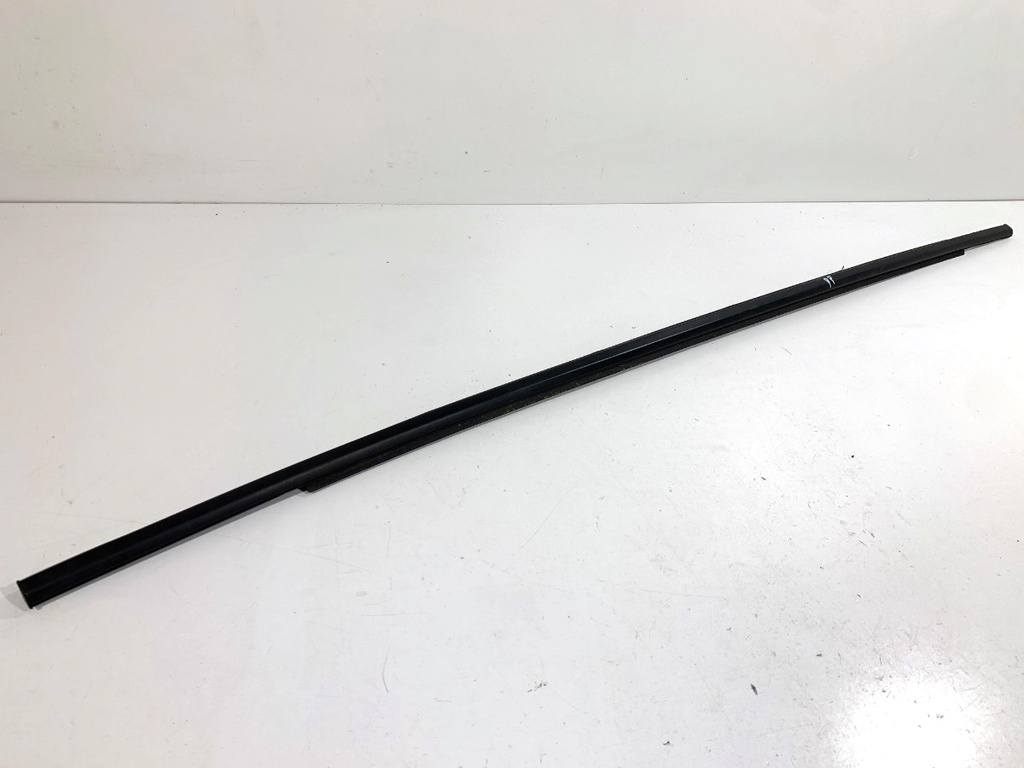 [STARK-834239] Moldura de puerta delantera derecha Toyota Corolla