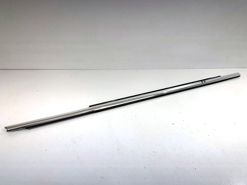 [STARK-857578] Moldura de puerta delantera derecha Audi Q5 (8RB)