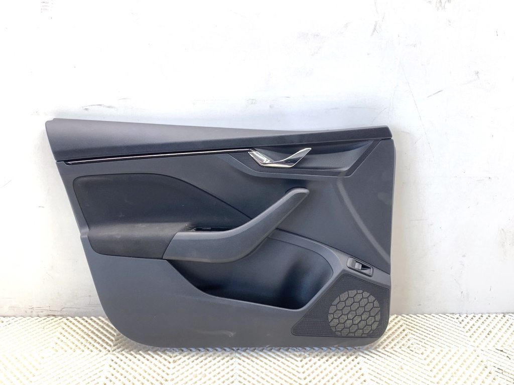 [STARK-891035] Panel de puerta delantero izquierdo SKODA KAMIQ (NW4) 2019-2022