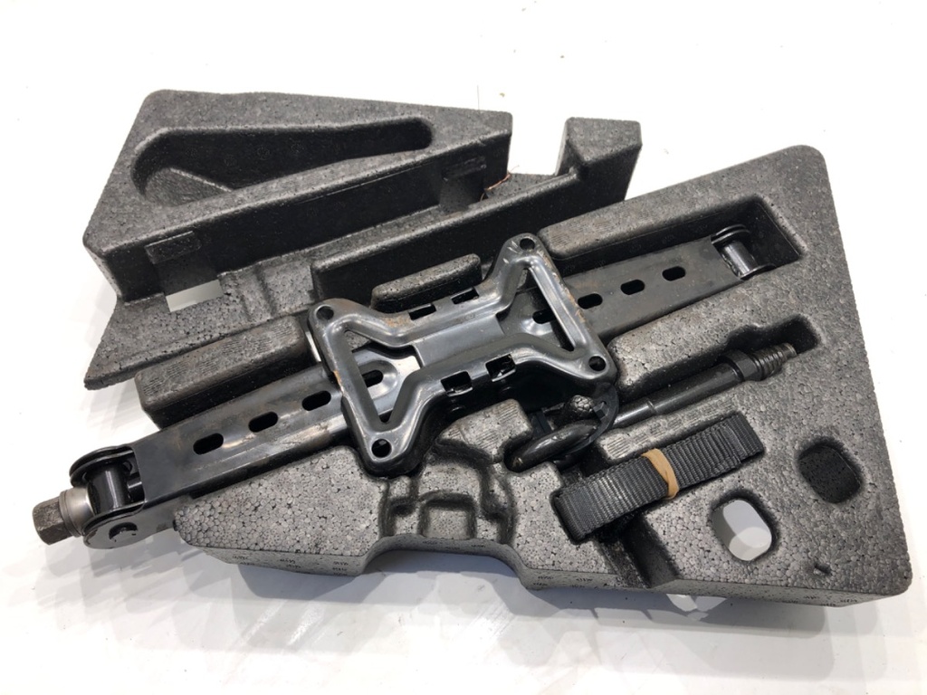 [STARK-895109] Gato Ford S-MAX