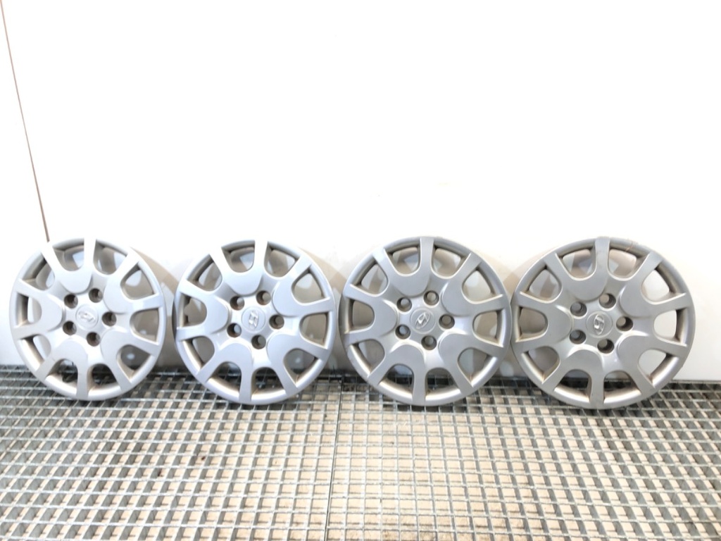 [STARK-878411] Tapabujes para Hyundai i30 Kombi (GD)