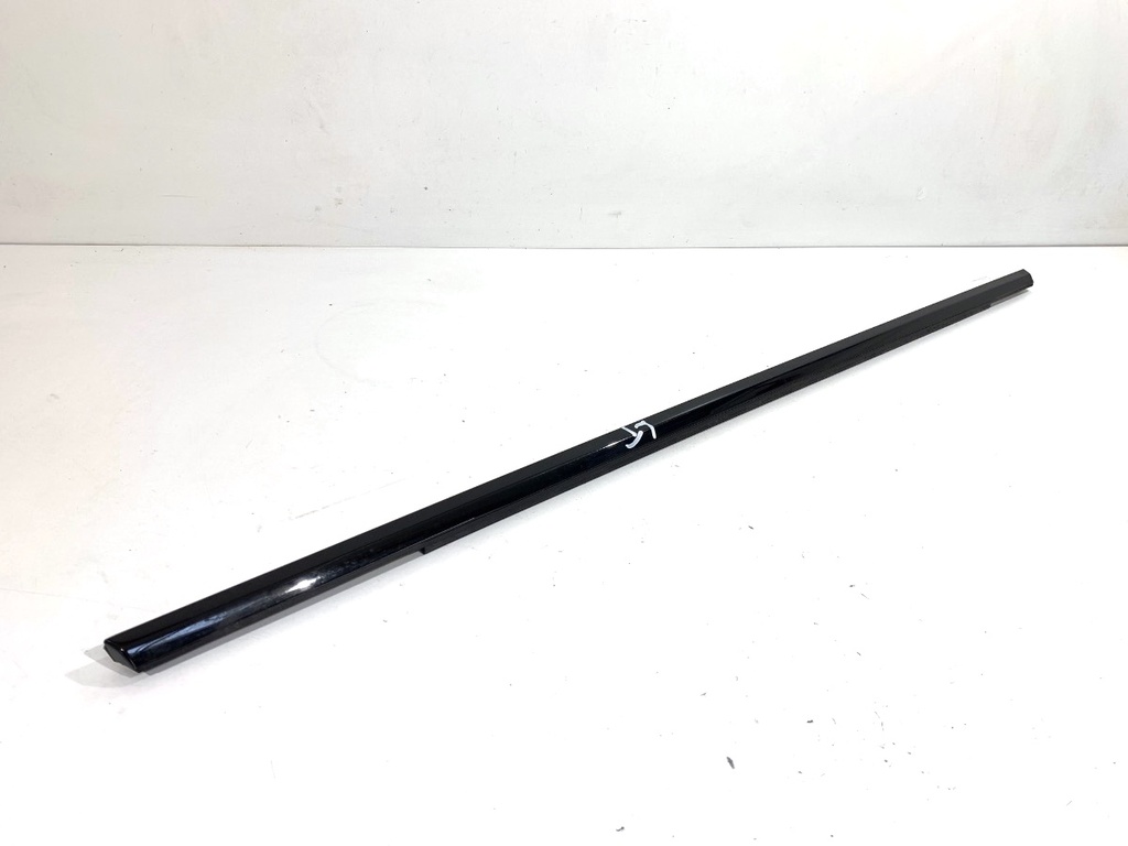 [STARK-835245] Moldura de puerta trasera izquierda Audi A6 C8 RS6