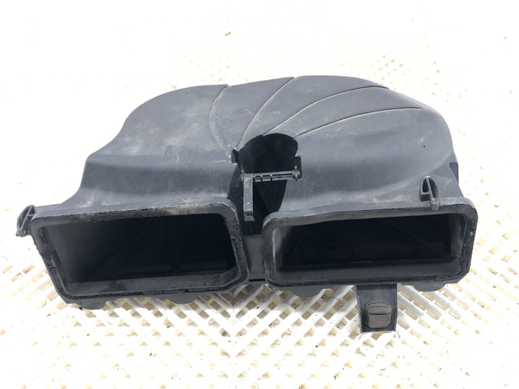 [STARK-745213] Conducto de aire Mercedes-Benz Clase C (S204)