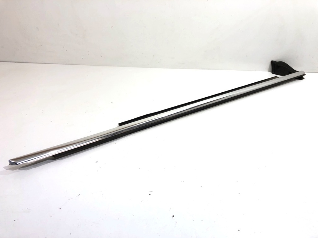 [STARK-780069] Moldura de puerta delantera derecha Audi A6 C7