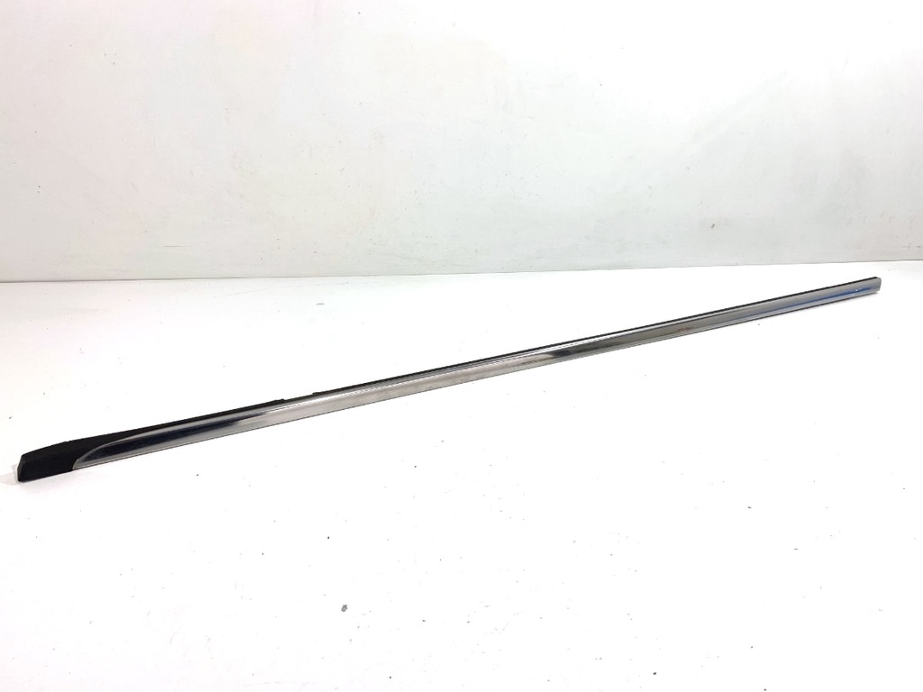 [STARK-784533] Moldura vierteaguas delantera izquierda CITROEN C5 III Break
