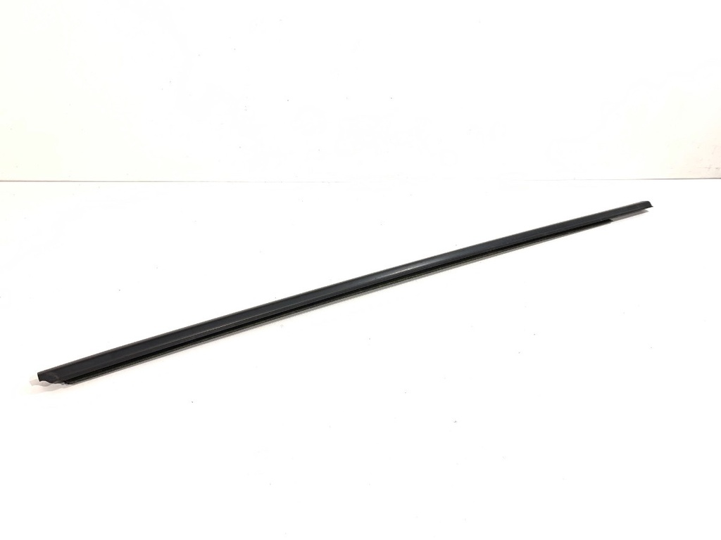 [STARK-802571] Moldura de puerta delantera derecha Honda HR-V (RU)