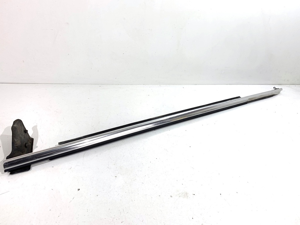 [STARK-818923] Moldura de puerta delantera izquierda AUDI A8 D4