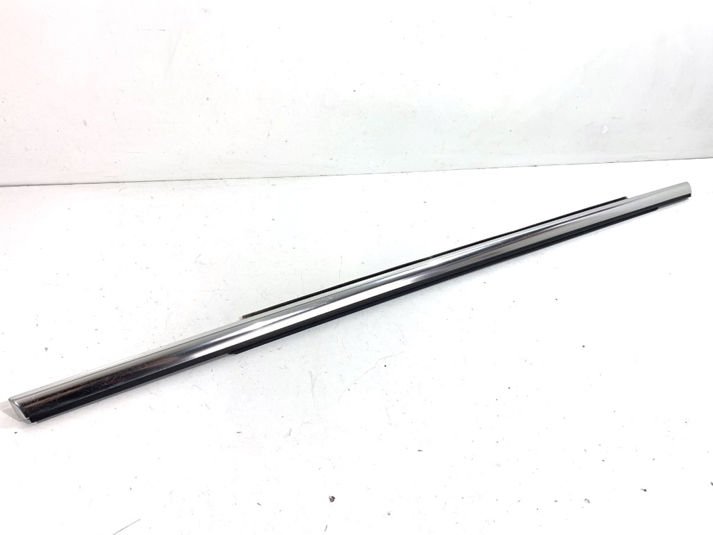 [STARK-818925] Moldura de puerta trasera izquierda AUDI A8 D4
