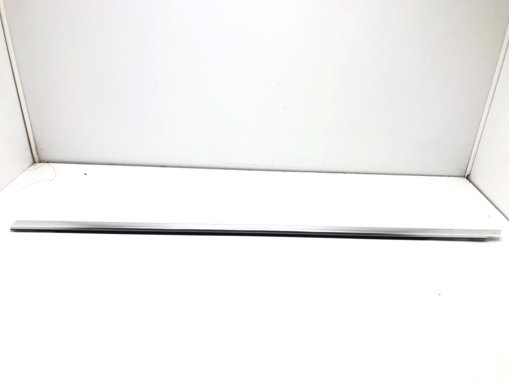 [STARK-821877] Moldura de puerta delantera izquierda AUDI Q3 Sportback