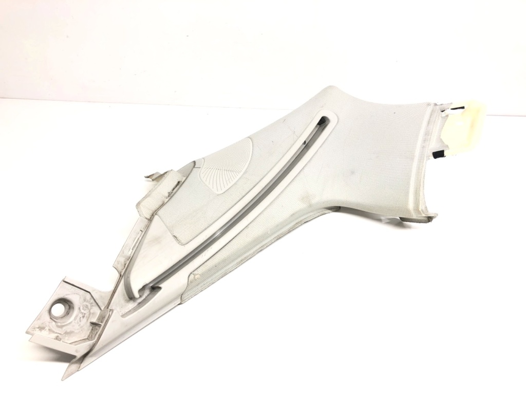 [STARK-823774] Moldura de pilar derecho Audi A4 B8 Avant