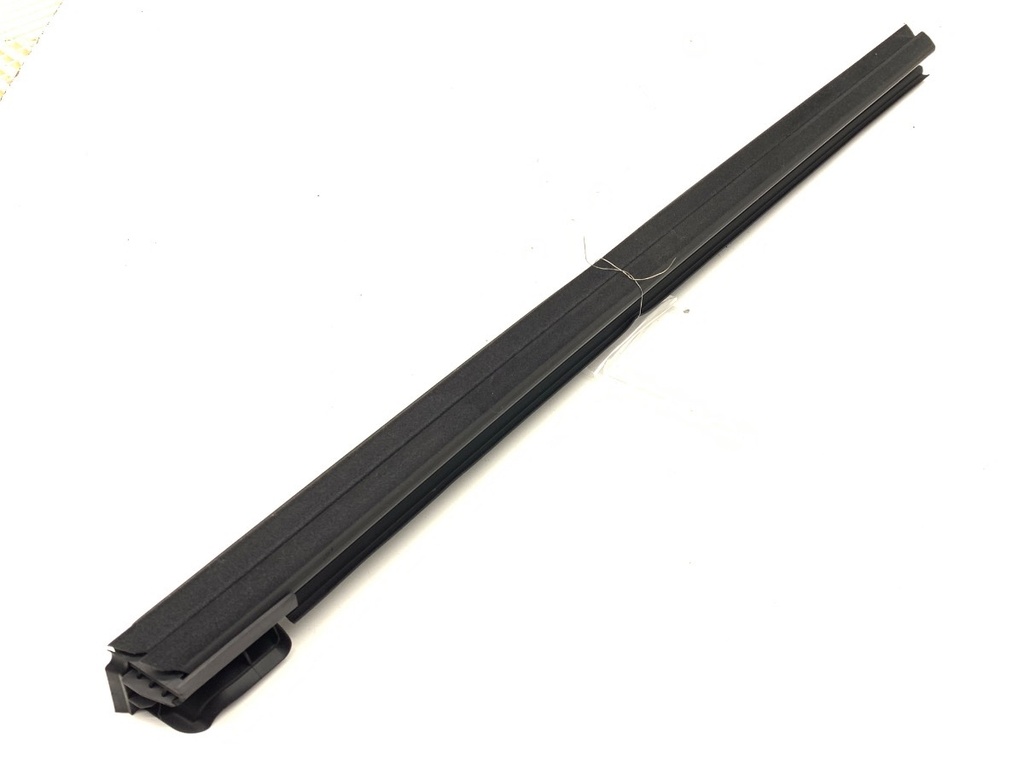 [STARK-829357] Junquillo de puerta delantero derecho Lexus LBX