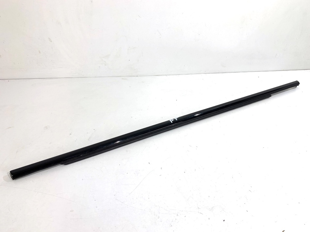 [STARK-829907] Moldura de puerta trasera derecha Volvo S90 II