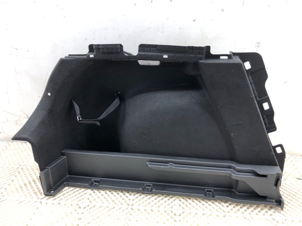 [STARK-830291] Guarnecido lateral izquierdo de maletero Kia Xceed