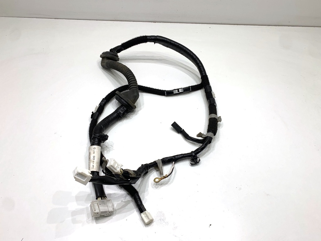 [STARK-831467] Instalación eléctrica de portón trasero NISSAN PULSAR (C13)