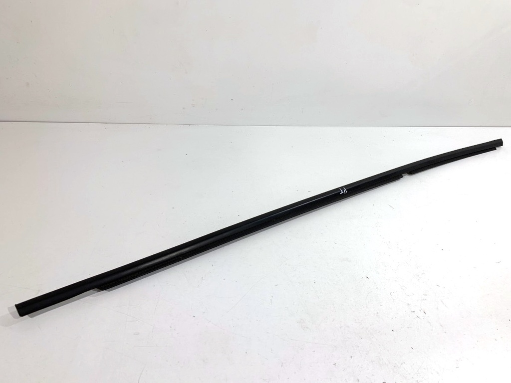 [STARK-834241] Moldura de ventanilla trasera derecha Toyota Corolla sedan (_E21_)