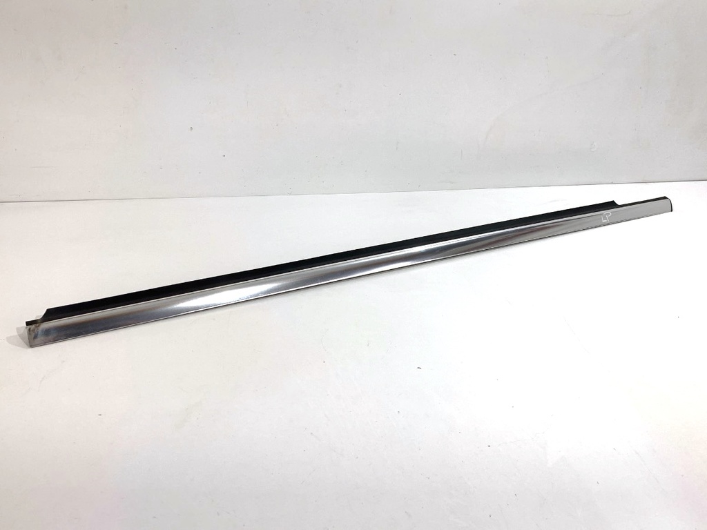 [STARK-845070] Moldura de puerta delantera izquierda Mercedes-Benz Clase GLK (X204)