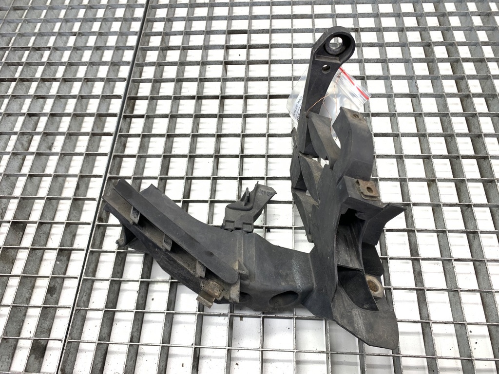 [STARK-855165] Guía de parachoques delantero izquierdo Audi A4 B8