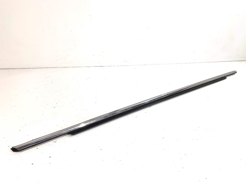 [STARK-861804] Moldura rascadora de puerta delantera derecha Mazda CX-9 (TC)