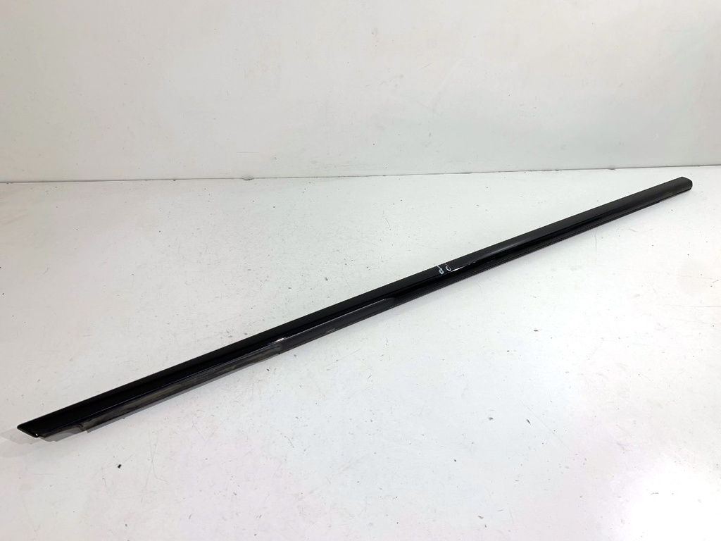 [STARK-864849] Moldura de puerta delantera derecha BMW X5 (G05, F95)