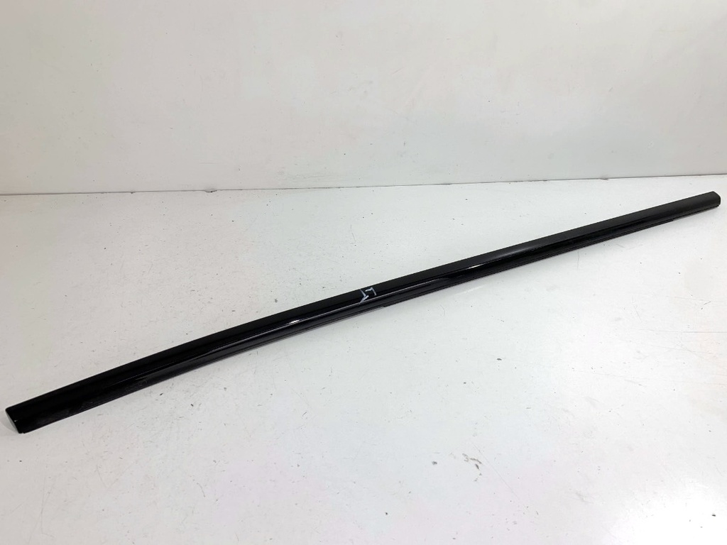 [STARK-864852] Moldura de puerta trasera izquierda BMW X5 (G05, F95)