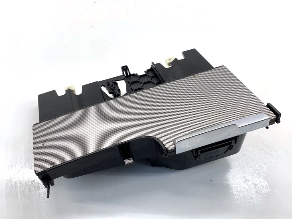 [STARK-872549] Cenicero Volvo XC60 II