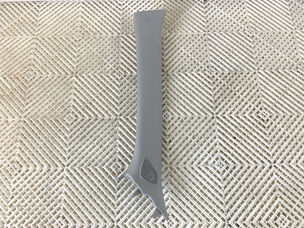 [STARK-874551] Moldura de pilar izquierdo Toyota Yaris (P21, PA1, PH1)