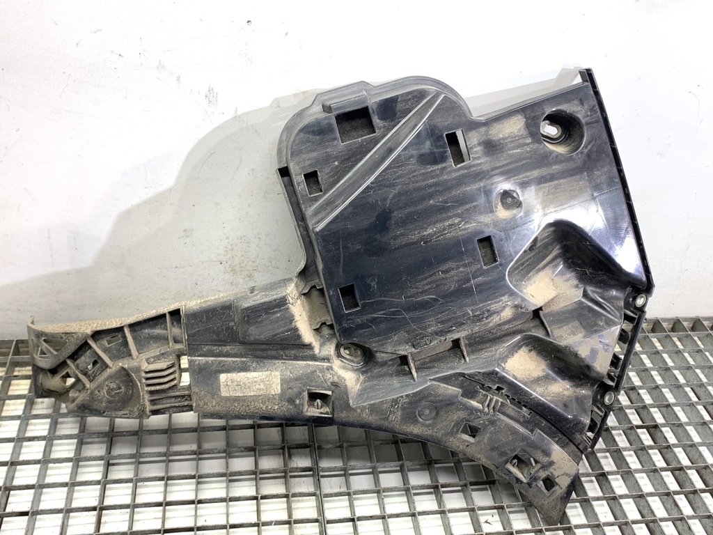 [STARK-877846] Guía de parachoques trasero izquierdo Mercedes-Benz GLE (V167)
