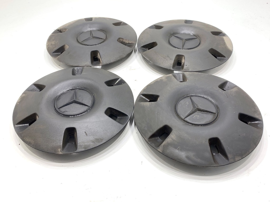 [STARK-880681] Tapacubos Mercedes-Benz eSPRINTER (B910)