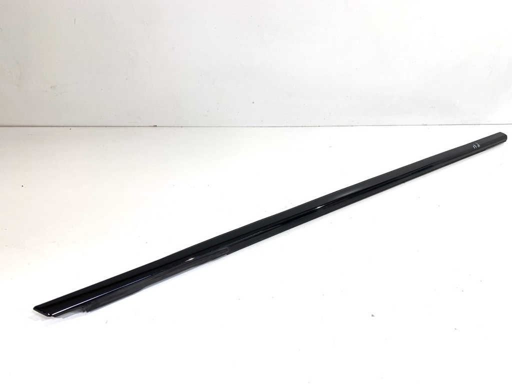 [STARK-887926] Moldura de puerta delantera derecha BMW X5 (G05, F95)