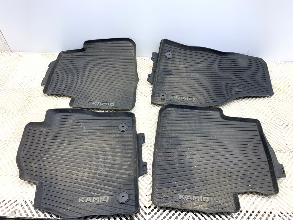 [STARK-891192] Juego de alfombrillas SKODA KAMIQ (NW4)