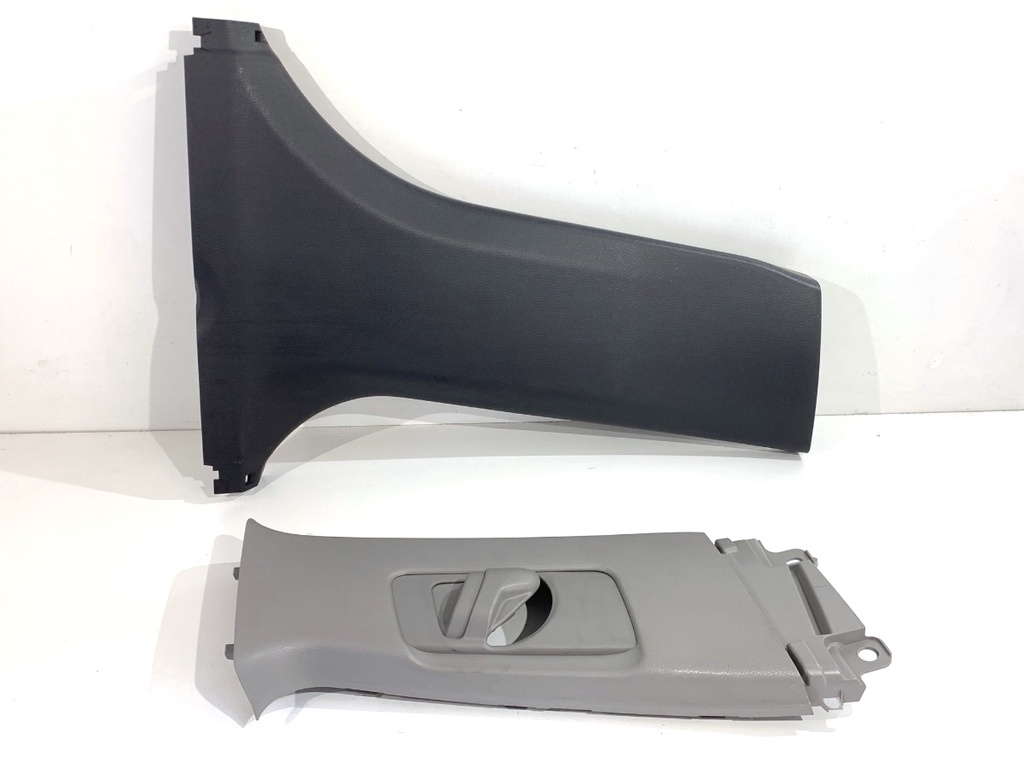 [STARK-891557] Moldura de pilar derecha TOYOTA CAMRY