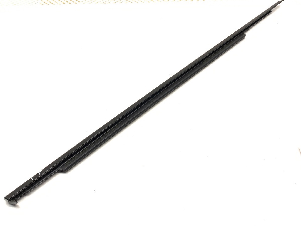 [STARK-896409] Moldura vierteaguas puerta delantera derecha BMW Serie 5 G31