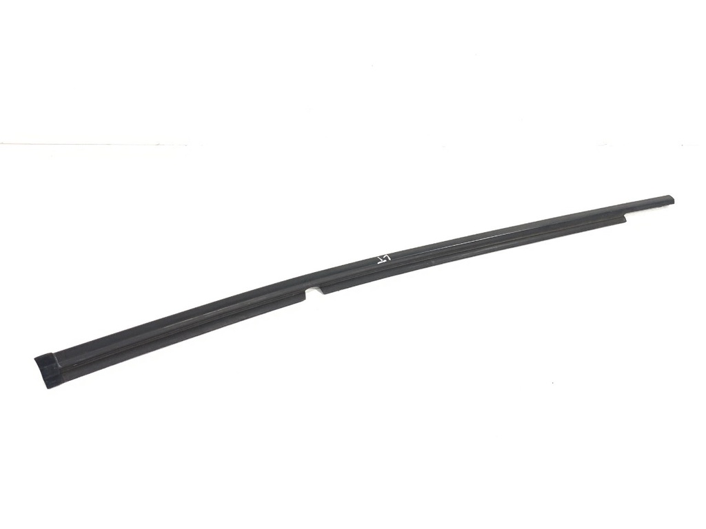 [STARK-907389] Moldura de puerta trasera izquierda Toyota Yaris Cross