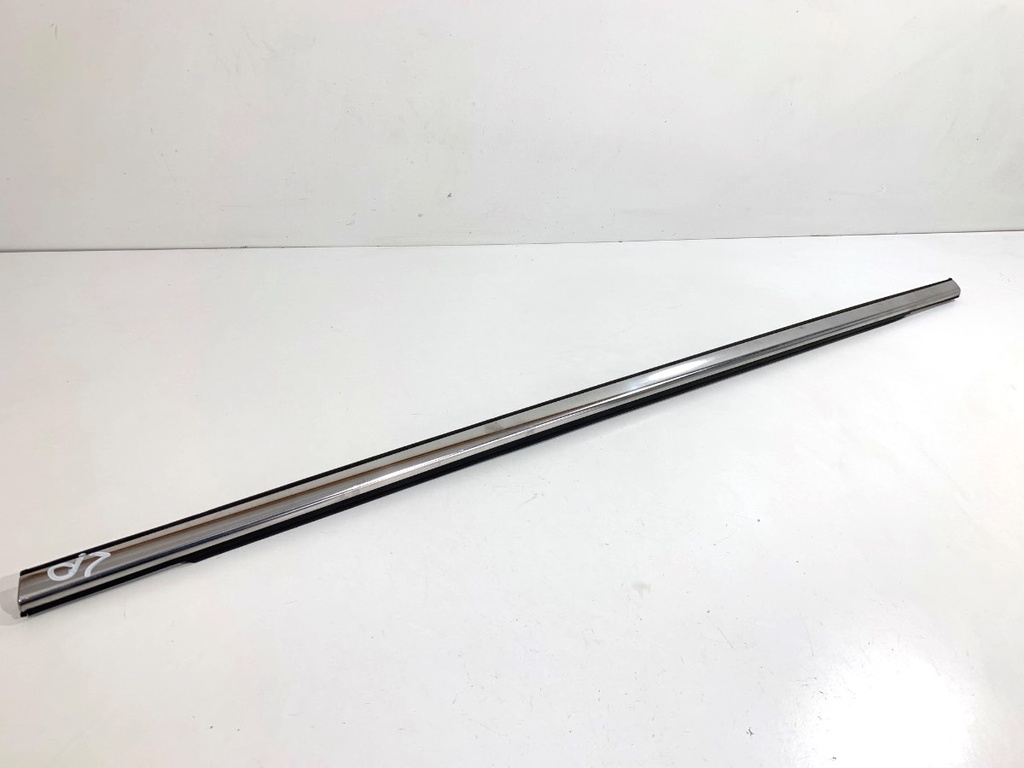 [STARK-909481] Moldura de puerta delantera izquierda Ford Ecosport