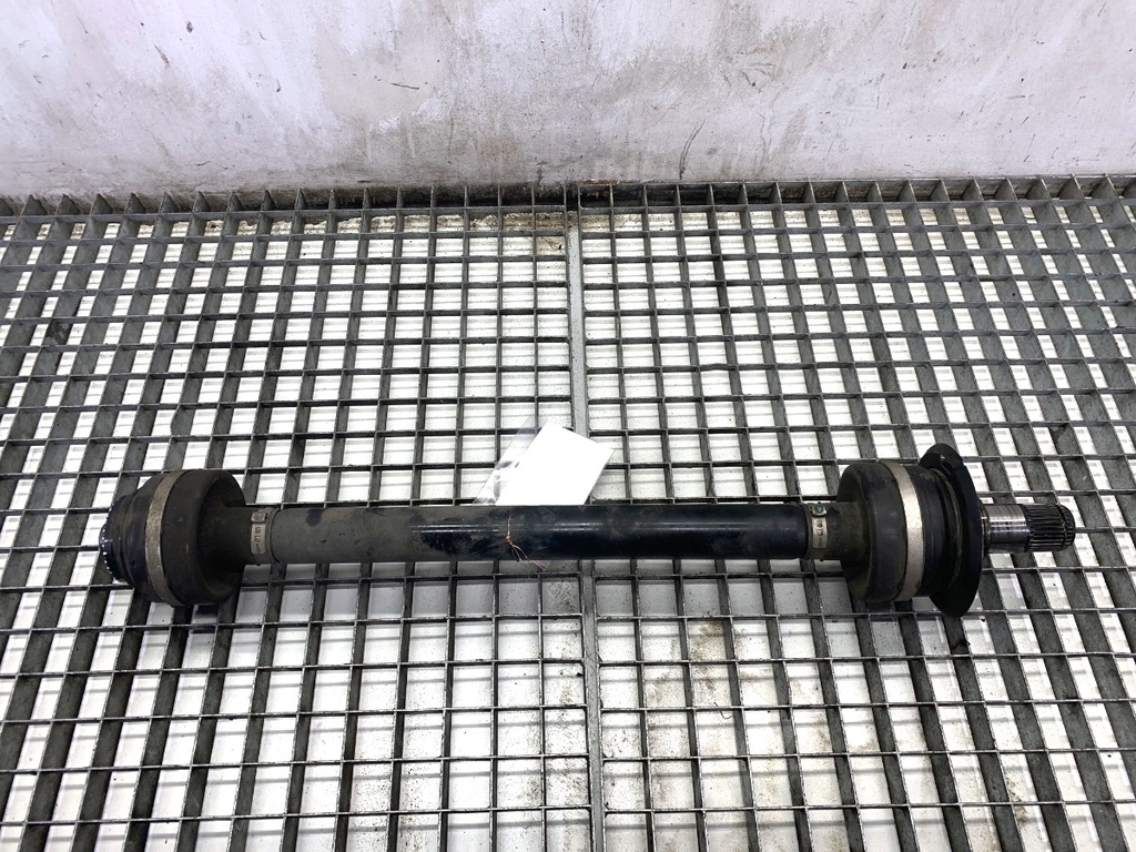 [STARK-827535] Semieje trasero izquierdo BMW Serie 5 (G30, F90) 2016-2022