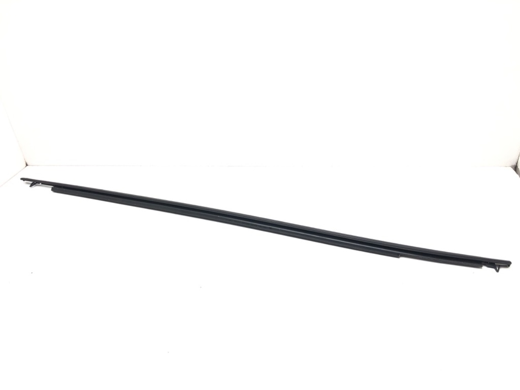 [STARK-693018] Moldura de puerta delantera derecha Toyota Corolla