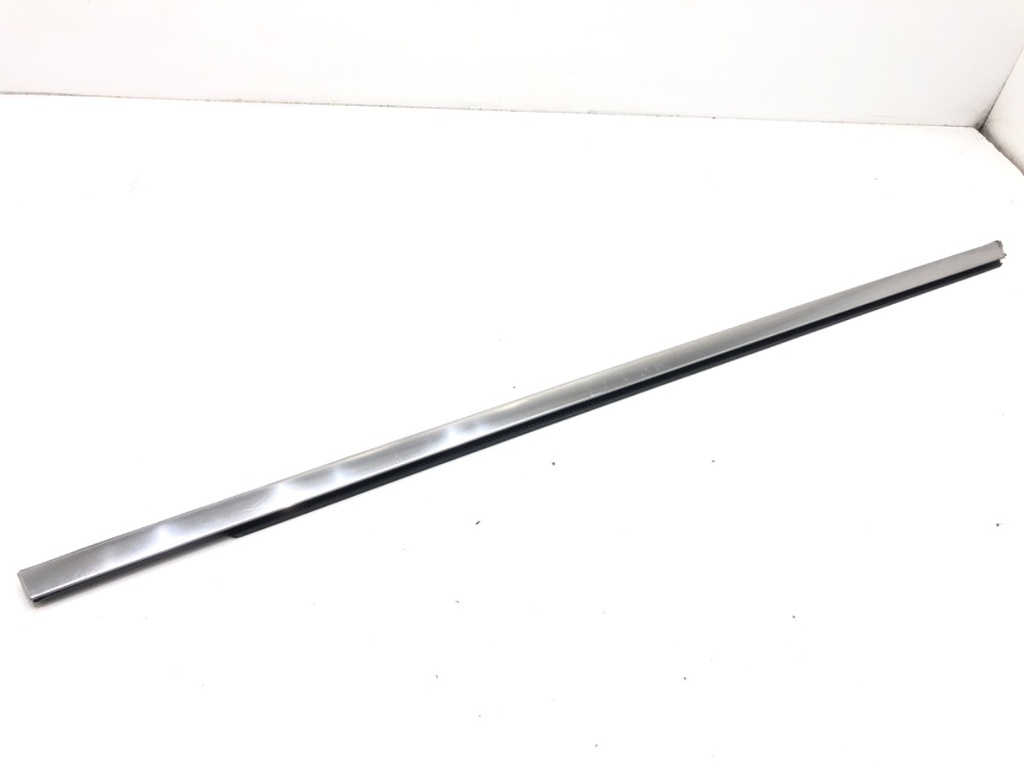 [STARK-704079] Moldura de puerta delantera derecha Citroen C4 Picasso II