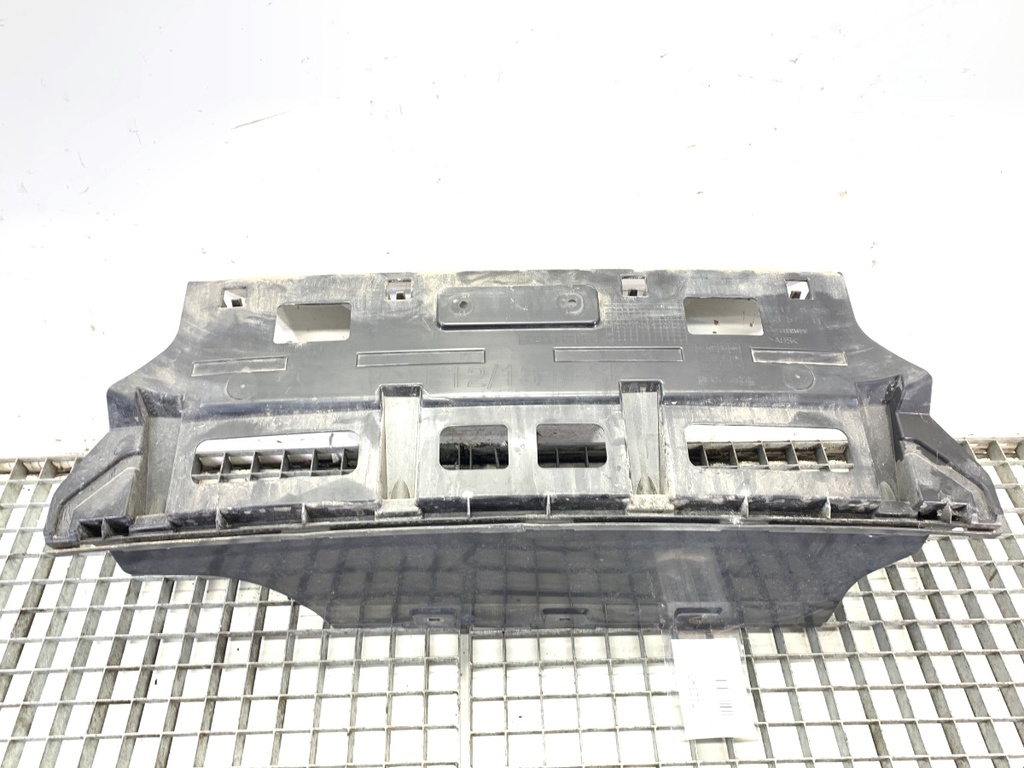 [STARK-732347] Guía de parachoques trasero central BMW 6 Gran Coupe (F06)