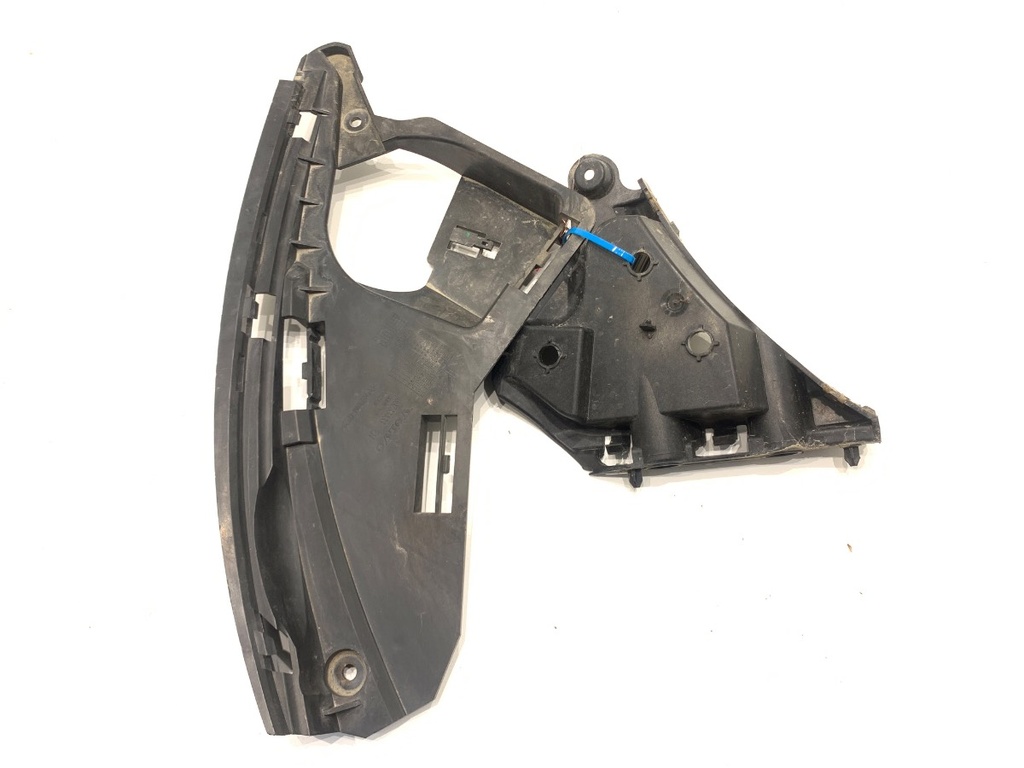 [STARK-893643] Guía de parachoques delantero izquierdo VOLVO XC60 I