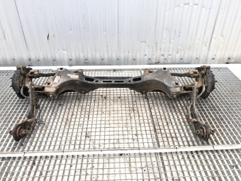 [STARK-884840] Eje trasero KIA Sportage III (SL) 2009-2022